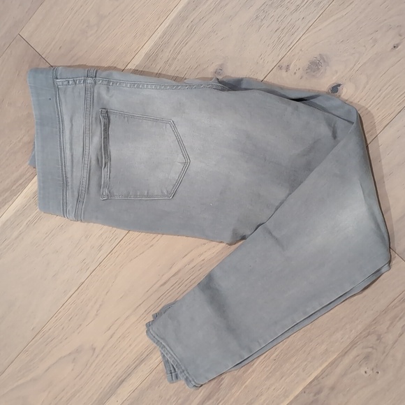 Old Navy Rockstar Pull on pants - Picture 3 of 3